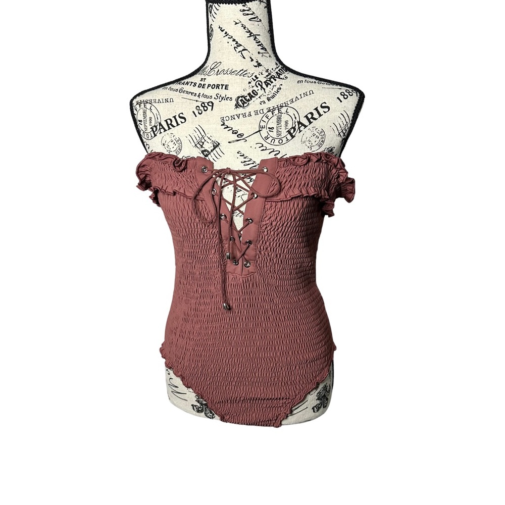 Windsor Store Off-Shoulder Lace-Up Bodysuit in Mauve Size L